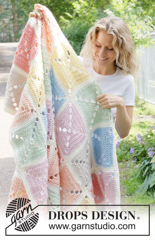 256-2 Block Party Blanket by DROPS Design