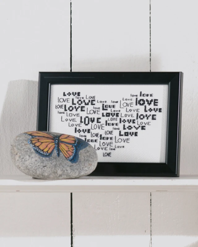 Broderikit Love i hjerte 14 x 9 cm