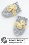 31-11 Little Miss Ribbons Mittens by DROPS Design