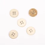 DROPS Bleget Kokosnød, Knap, 15 mm (nr. 802)